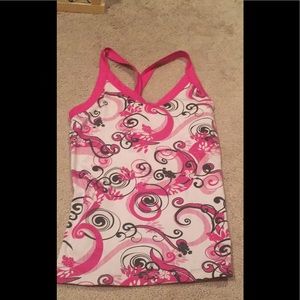 Women’s activewear top